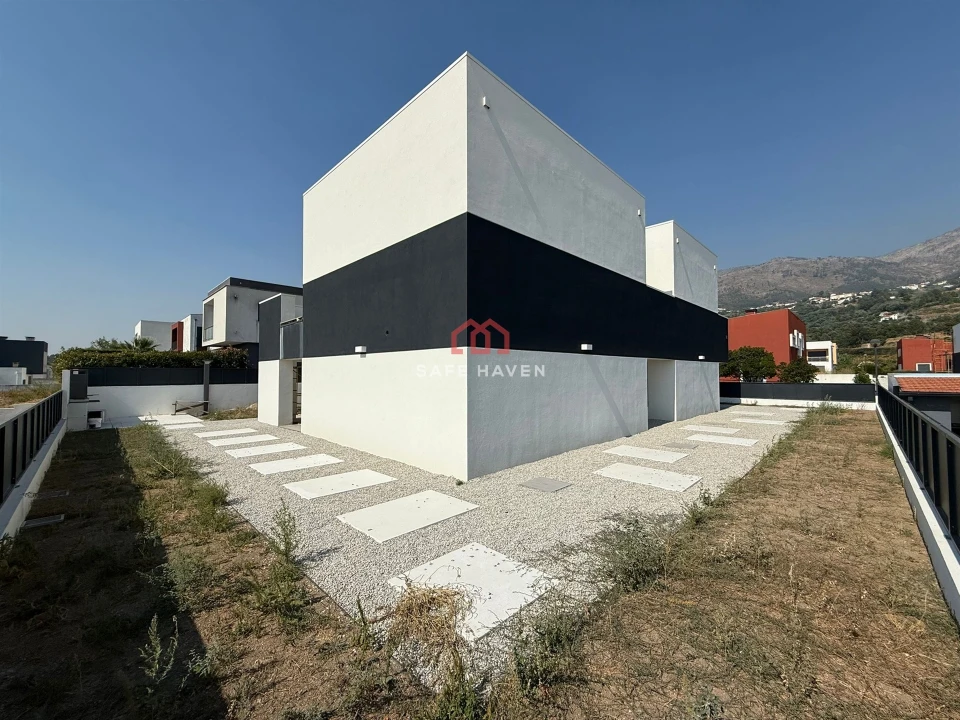 Moradia T3 para Venda em Covilhã e Canhoso Foto 7