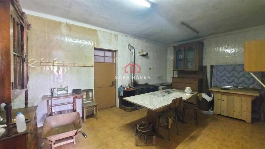 Moradia T4 para Venda em Tourais e Lajes Foto 3