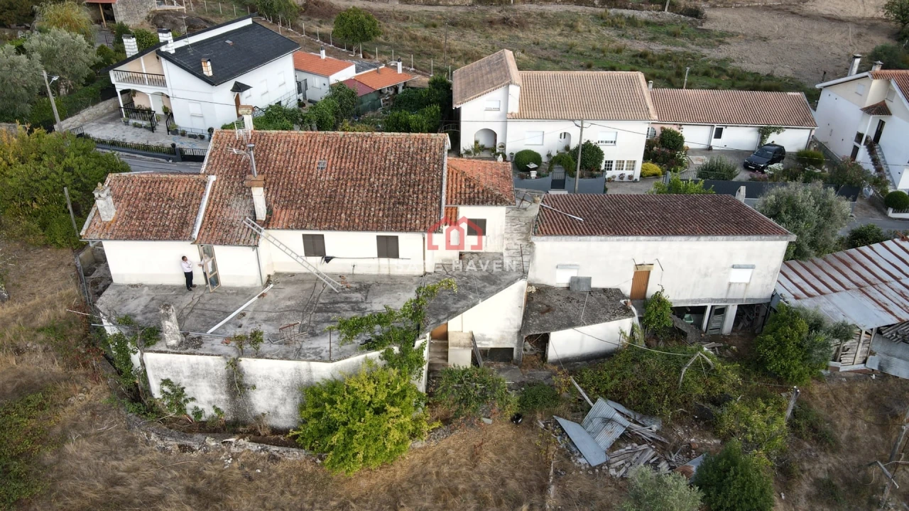 Moradia T4 para Venda em Tourais e Lajes Foto 2