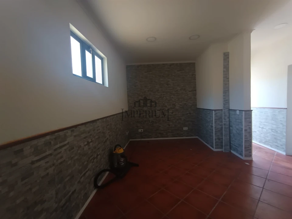 Moradia T2 para Arrendamento em Alenquer (Santo Estêvão e Triana) Foto 9