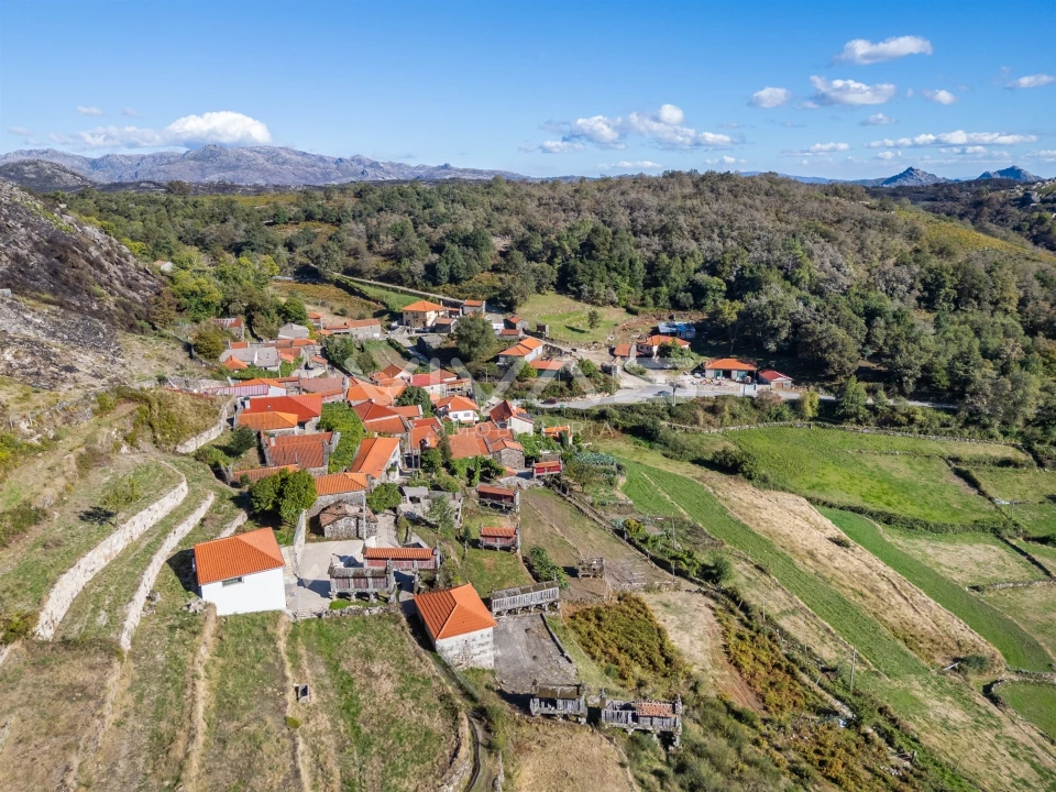 Moradia T0 para Venda em Cibões e Brufe Foto 30