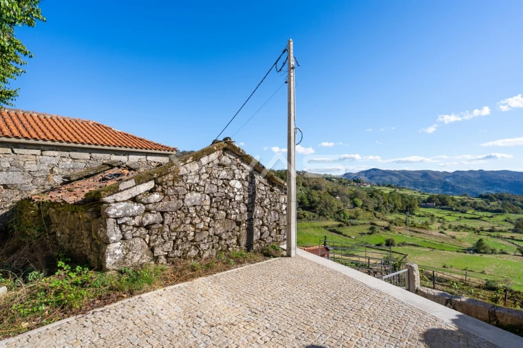 Moradia T0 para Venda em Cibões e Brufe Foto 11