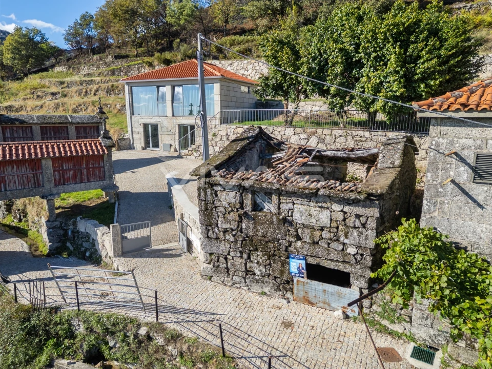 Moradia T0 para Venda em Cibões e Brufe Foto 4