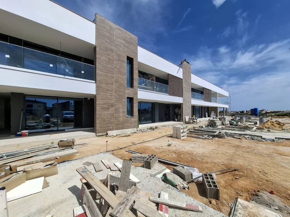 Moradia T3 para Venda em Albufeira e Olhos de Água Foto 1
