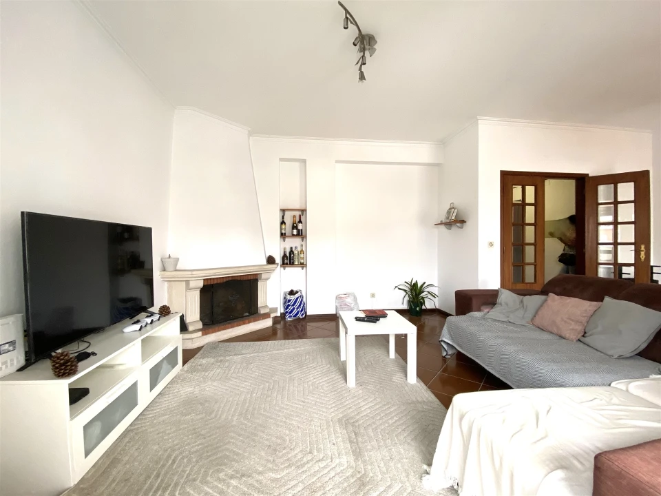 Apartamento T3 para Venda em Marinha Grande Foto 2