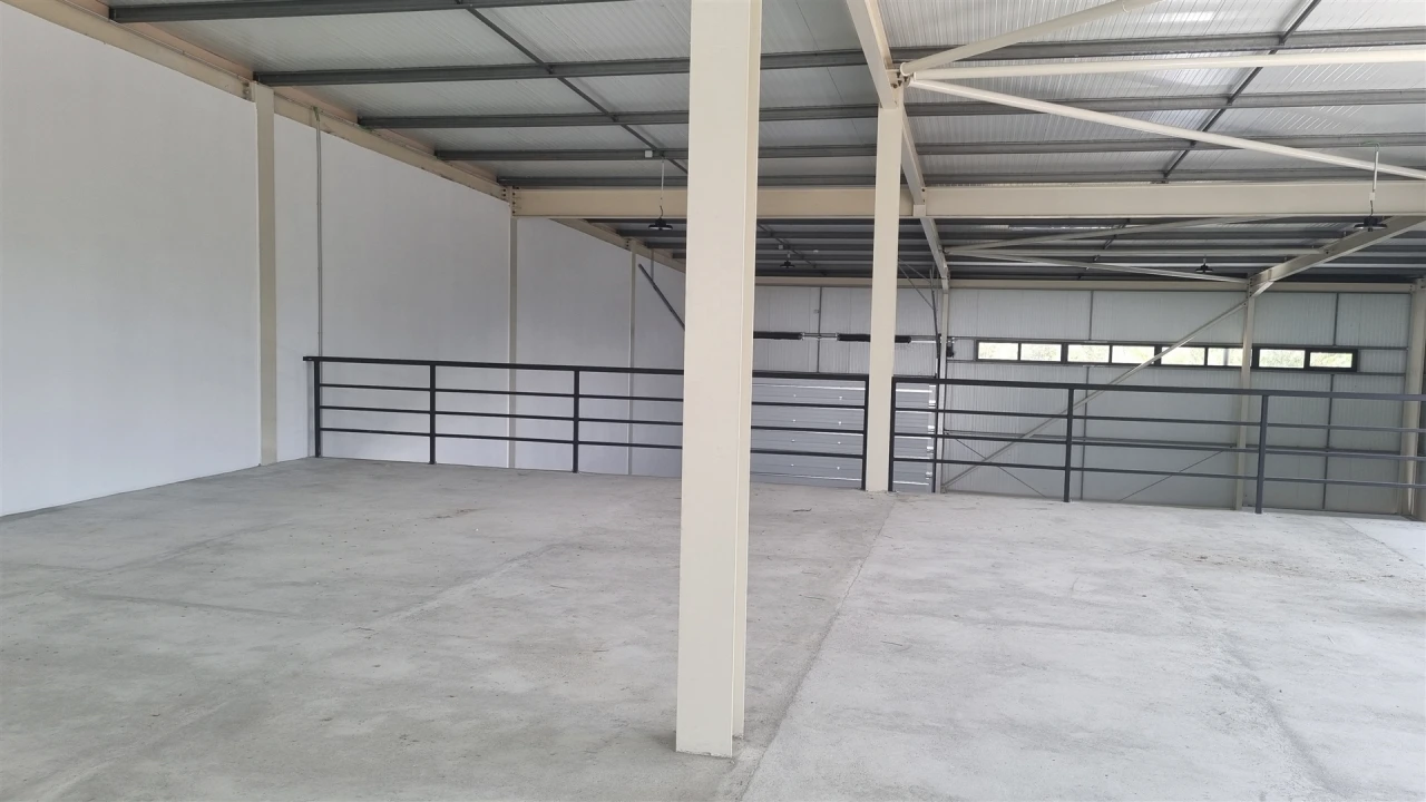 Armazém para Venda em Maceira Foto 6