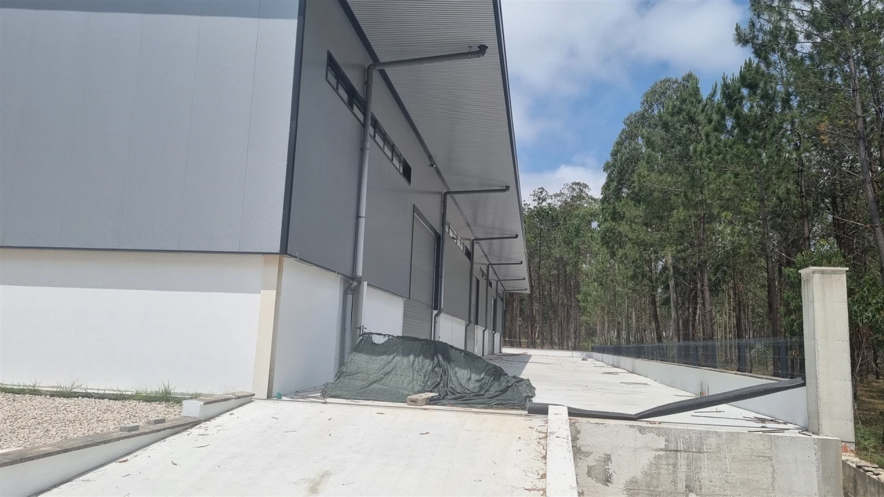 Armazém para Venda em Maceira Foto 23