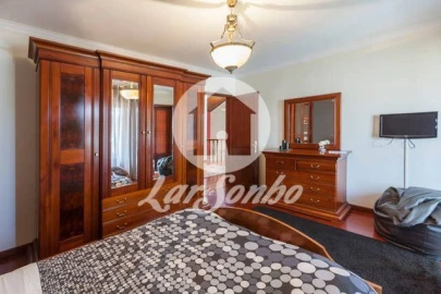 Moradia T4 para Venda em Anta e Guetim