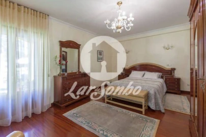 Moradia T4 para Venda em Anta e Guetim