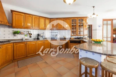 Moradia T4 para Venda em Anta e Guetim