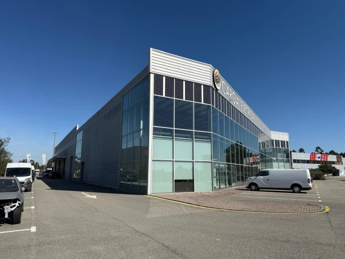 Armazém para Arrendamento em Esgueira