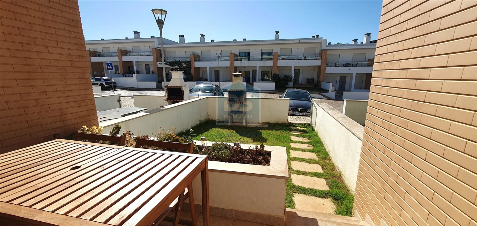 Moradia T2 para Venda em Albufeira e Olhos de Água Foto 3