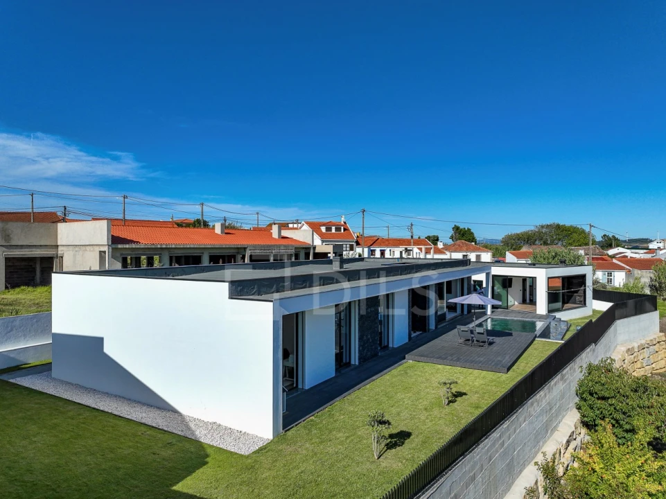 Moradia T4 para Venda em Santo Isidoro Foto 34