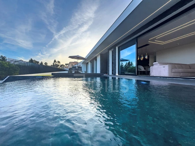 Moradia T4 para Venda em Santo Isidoro Foto 11