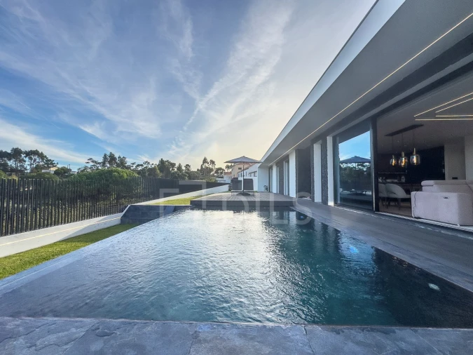 Moradia T4 para Venda em Santo Isidoro