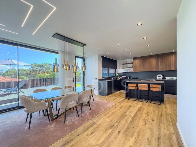 Moradia T4 para Venda em Santo Isidoro Foto 3