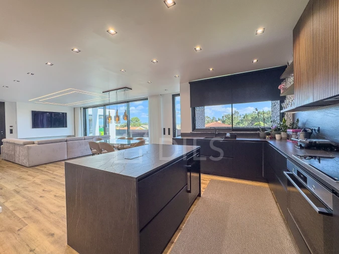 Moradia T4 para Venda em Santo Isidoro Foto 15