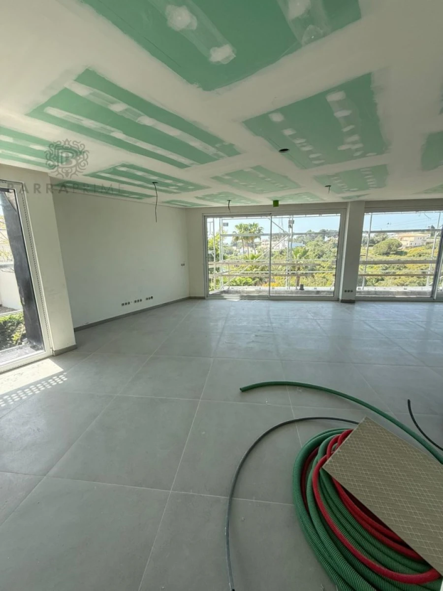 Moradia T4 para Venda em Armação de Pera Foto 7