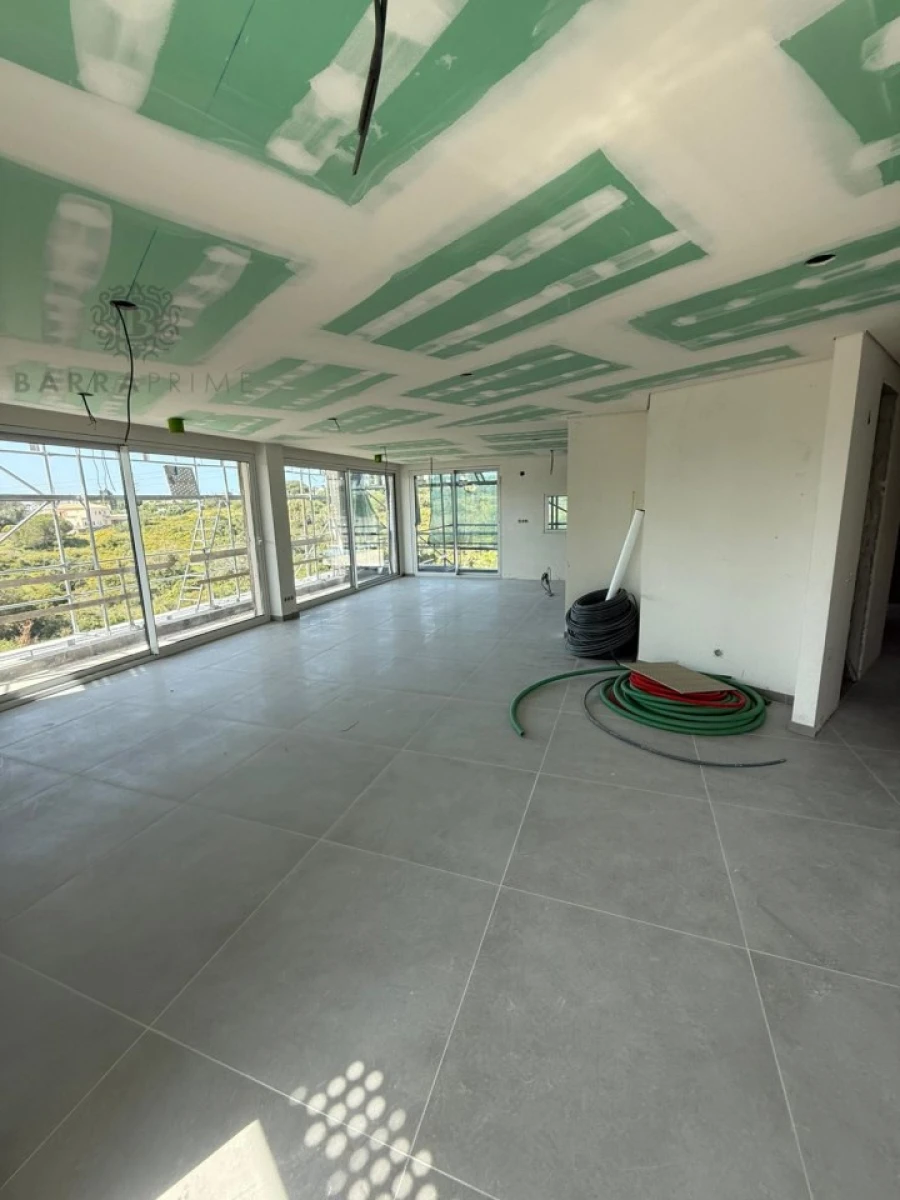 Moradia T4 para Venda em Armação de Pera Foto 9