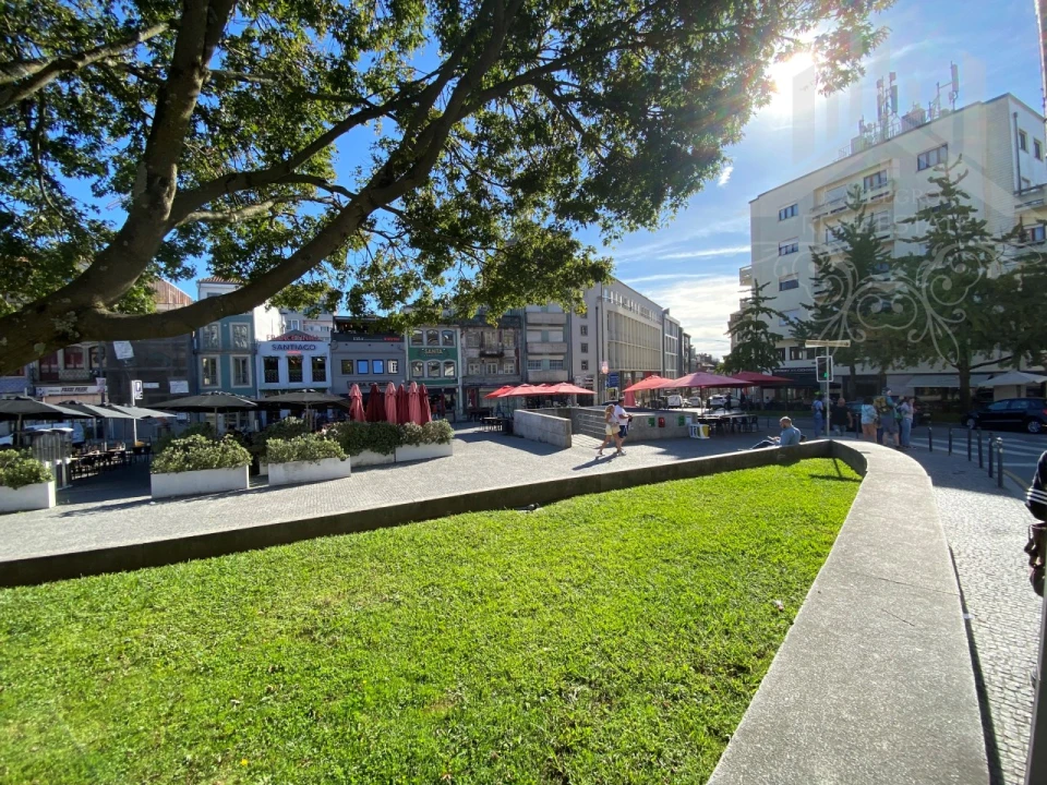Loja para Arrendamento em Cedofeita, Santo Ildefonso, Sé, Miragaia, São Nicolau e Vitória Foto 1