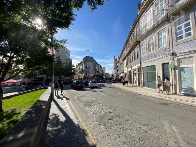 Loja para Arrendamento em Cedofeita, Santo Ildefonso, Sé, Miragaia, São Nicolau e Vitória Foto 2