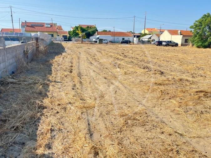 Terreno para Venda em Sarilhos Grandes Foto 2