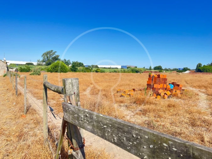 Terreno para Venda em Sarilhos Grandes Foto 4