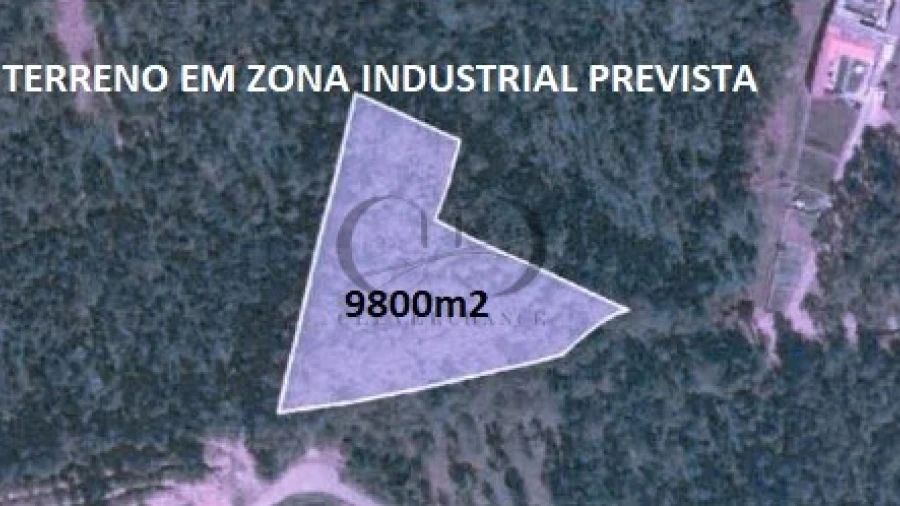 Terreno Comércio / Armazém para Venda em Serzedo e Perosinho