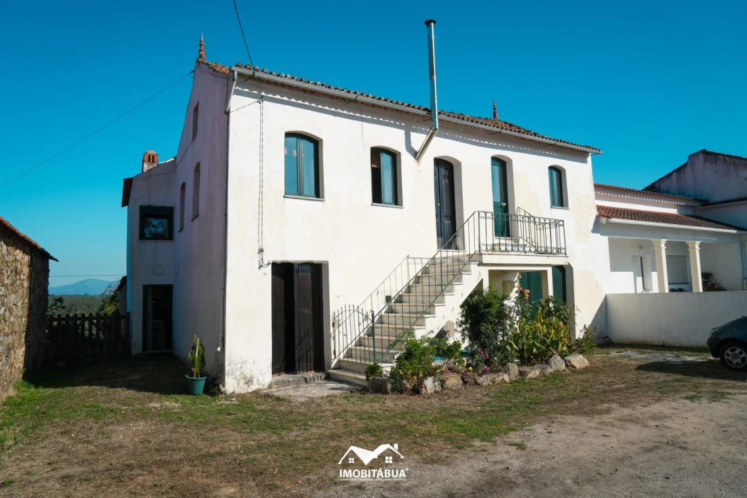 Moradia T4 para Venda em Ázere e Covelo Foto 1