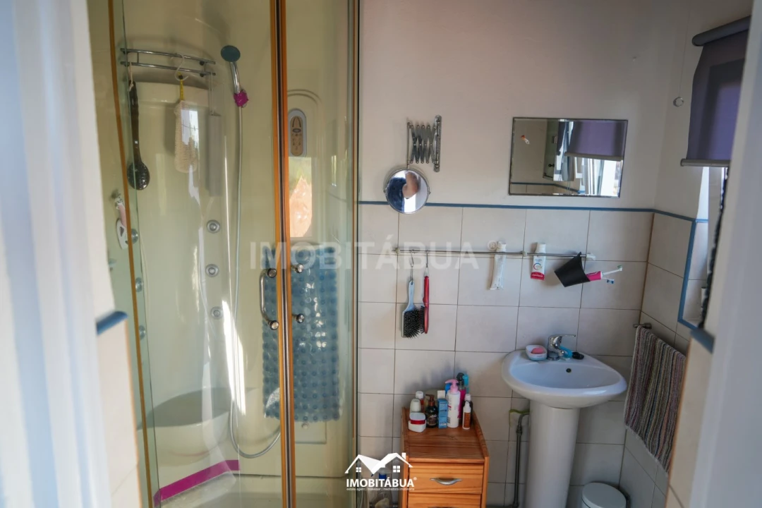 Moradia T4 para Venda em Ázere e Covelo Foto 10