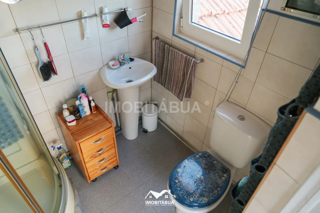 Moradia T4 para Venda em Ázere e Covelo Foto 11