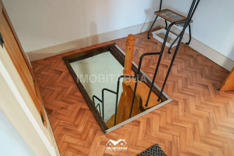 Moradia T4 para Venda em Ázere e Covelo Foto 8