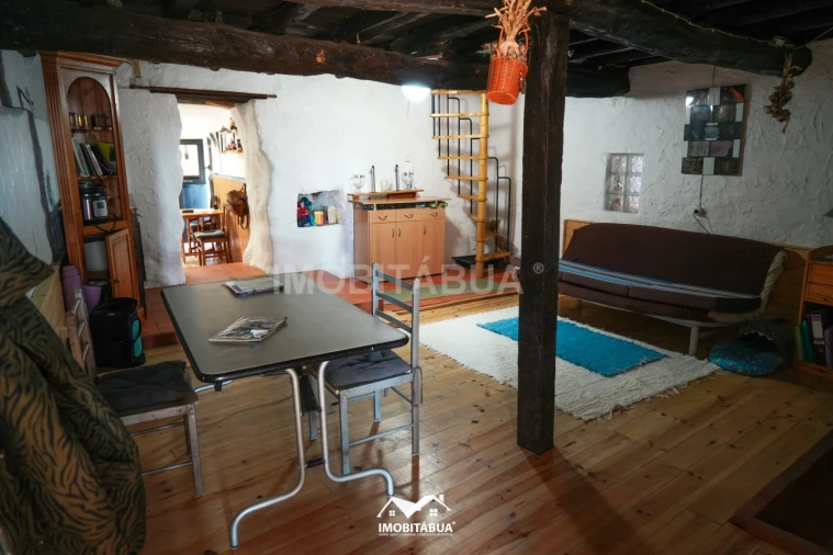 Moradia T4 para Venda em Ázere e Covelo Foto 7
