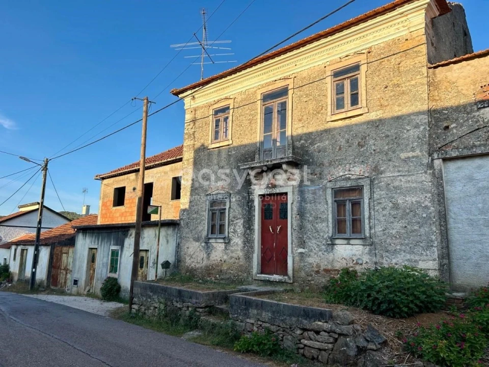 Moradia T2 para Venda em Chãos Foto 1