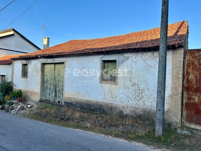 Moradia T2 para Venda em Chãos Foto 3