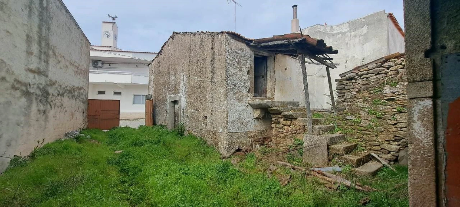 Moradia T1 para Venda em Urros Foto 2