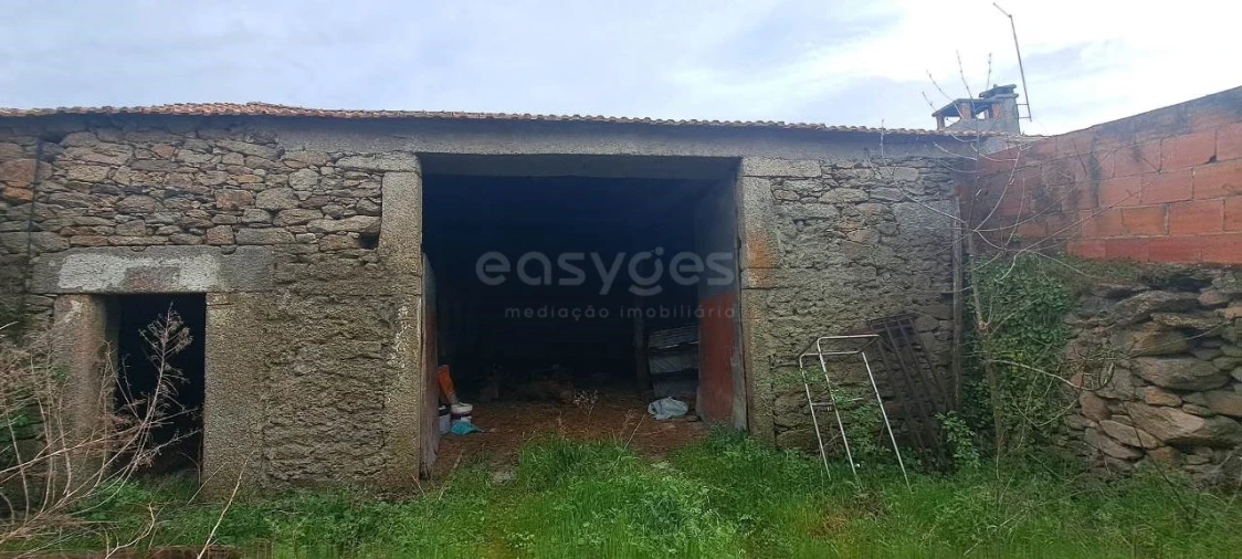 Moradia T1 para Venda em Urros Foto 7