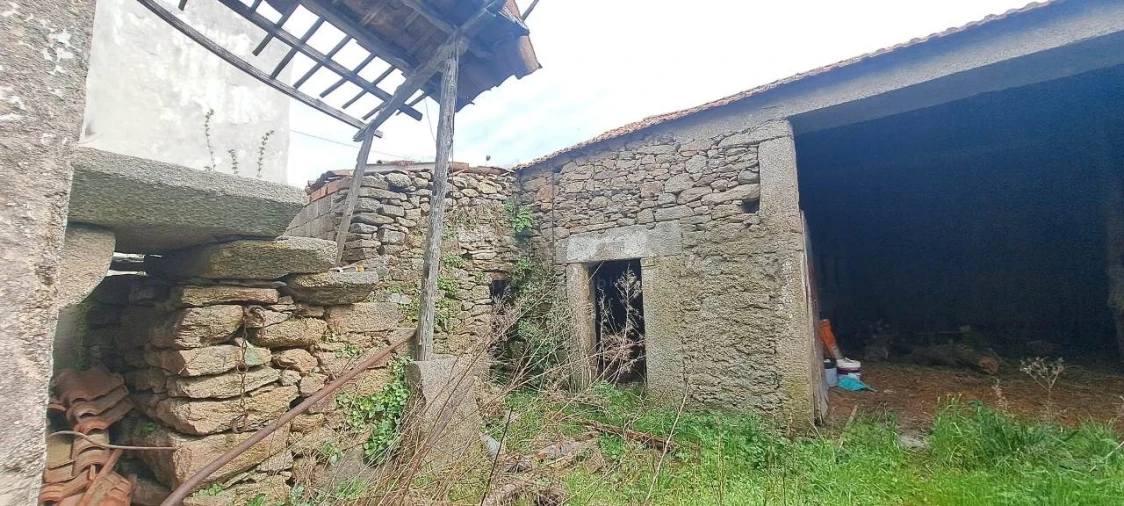 Moradia T1 para Venda em Urros Foto 8