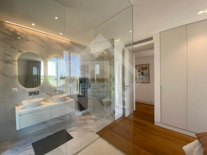 Apartamento T3 para Venda em Quarteira Foto 17