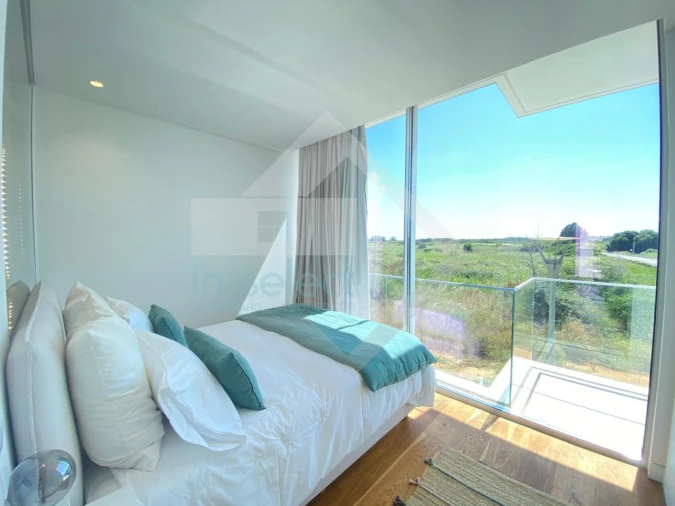 Apartamento T3 para Venda em Quarteira Foto 5