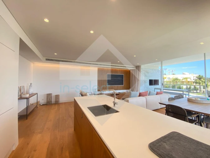 Apartamento T3 para Venda em Quarteira Foto 32