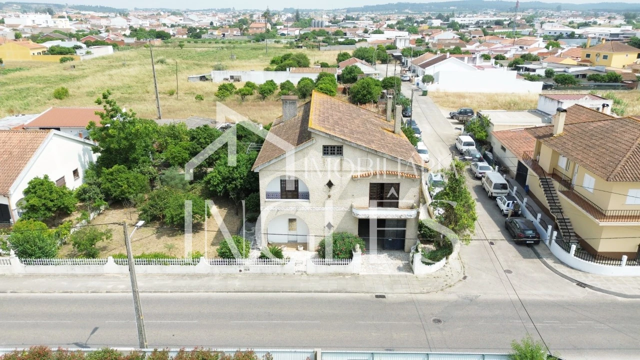 Moradia T3 para Venda em Fazendas de Almeirim Foto 2