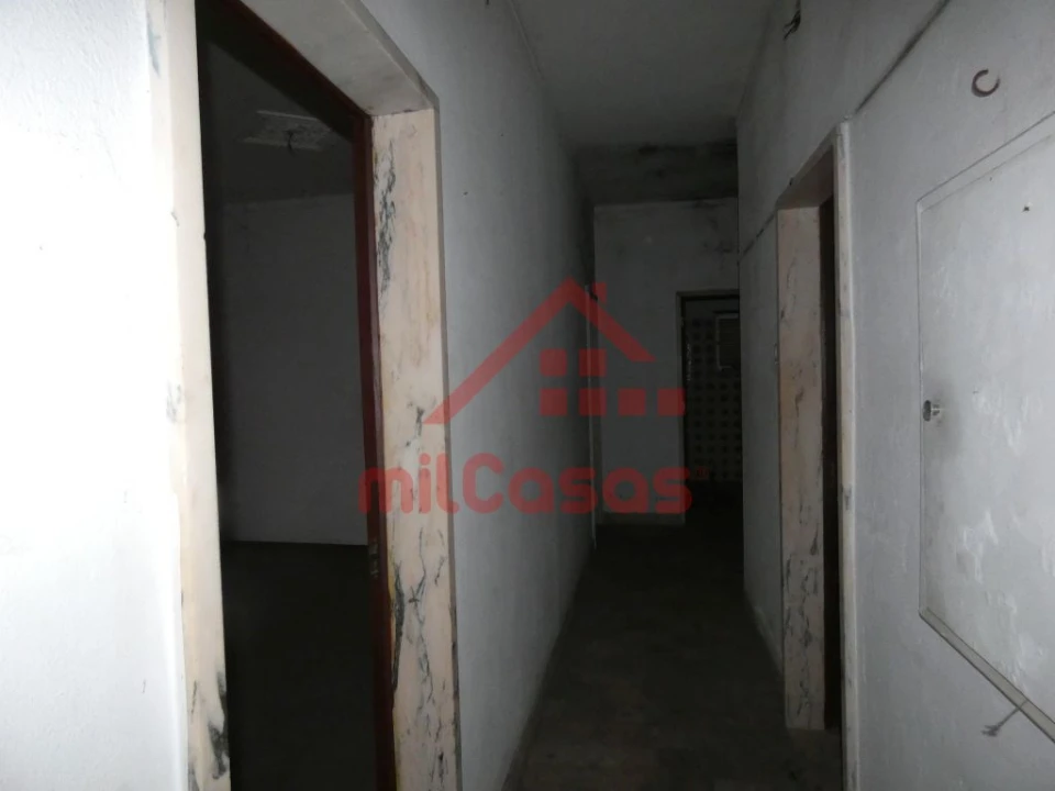 Prédio para Venda em Santa Maria, São Pedro e Matacães Foto 19