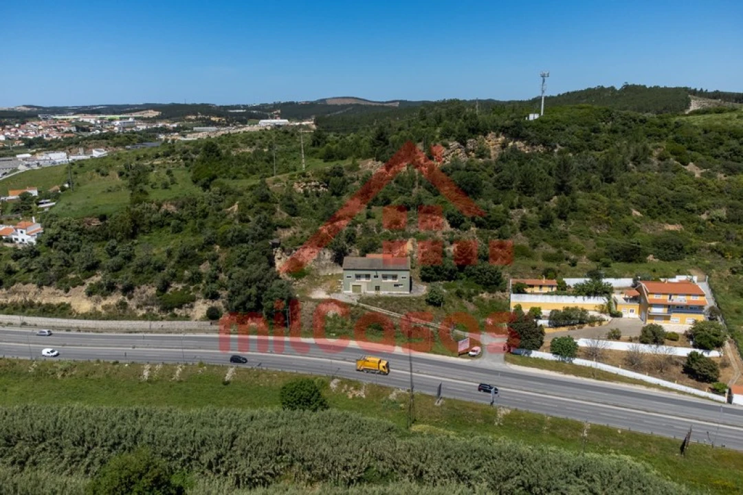 Prédio para Venda em Santa Maria, São Pedro e Matacães Foto 32