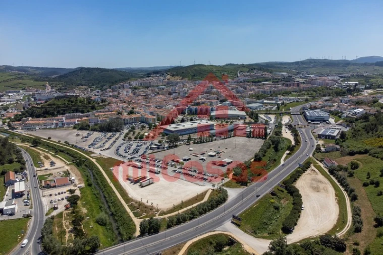 Prédio para Venda em Santa Maria, São Pedro e Matacães Foto 36