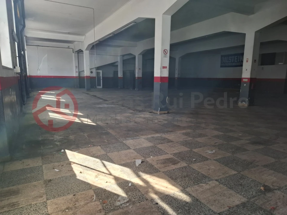 Armazém para Venda em Amora Foto 1