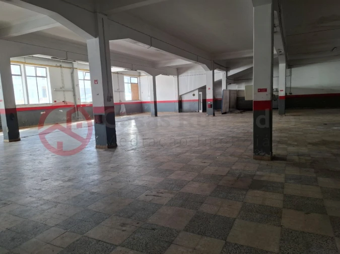 Armazém para Venda em Amora Foto 4