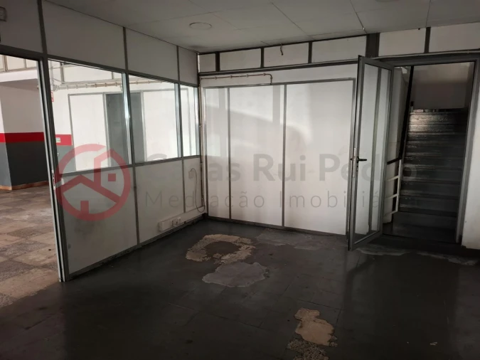 Armazém para Venda em Amora Foto 7