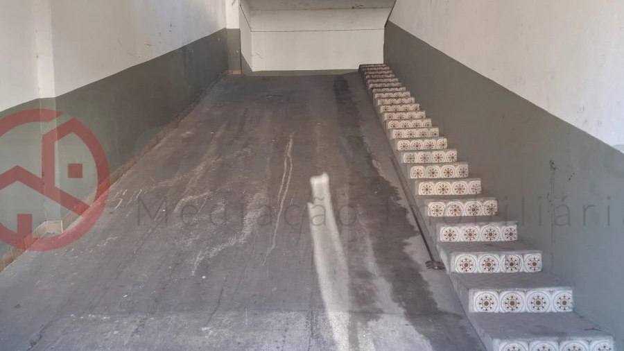 Armazém para Venda em Amora