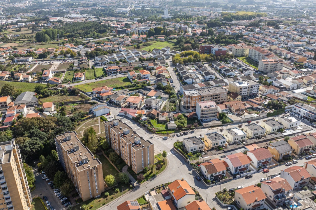 Moradia T3 para Venda em Cidade da Maia Foto 40